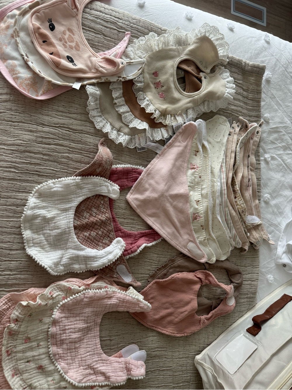 Dkny Baby Bib Set in Pink, Cream, White
